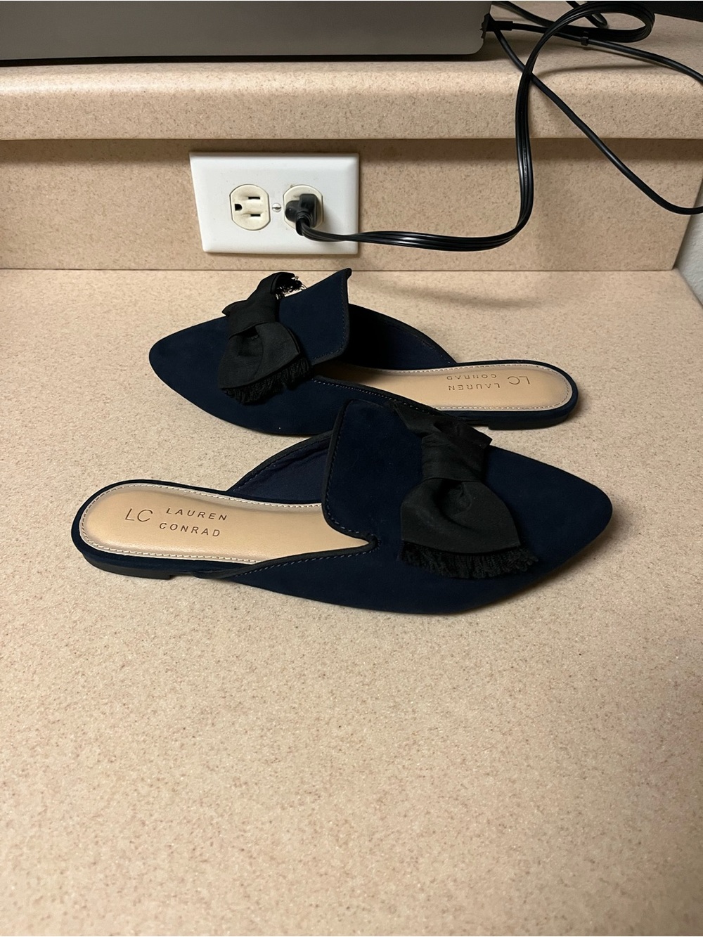 LC Lauren Conrad Compote Pointed Toe slip-on Mules Flats w Black Bow - 8